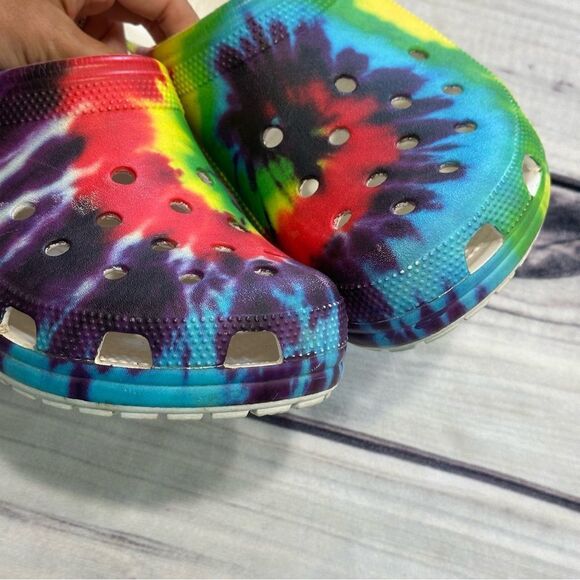 Crocs Classic Adult Rainbow Tye Dye Clogs Sandals Women Size 11 Men Size 9 - Picture 6 of 9